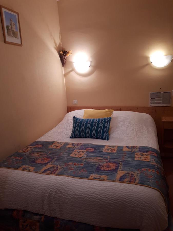 Logis Hotel Le Ceans Orpierre Esterno foto