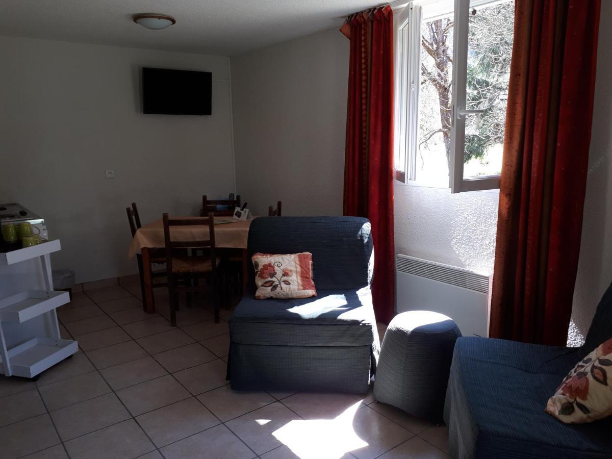Logis Hotel Le Ceans Orpierre Esterno foto