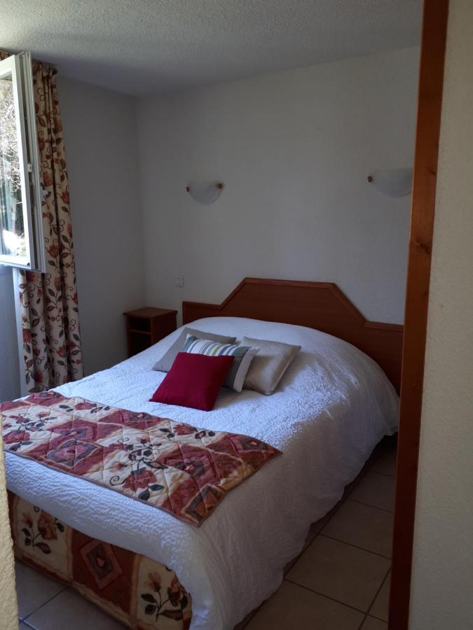 Logis Hotel Le Ceans Orpierre Esterno foto