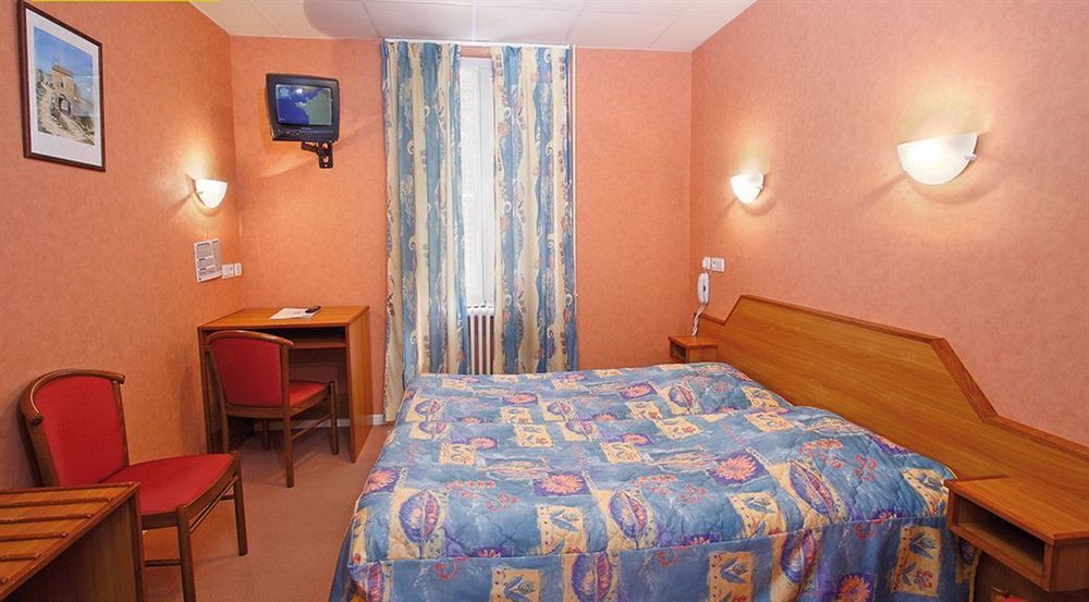 Logis Hotel Le Ceans Orpierre Esterno foto